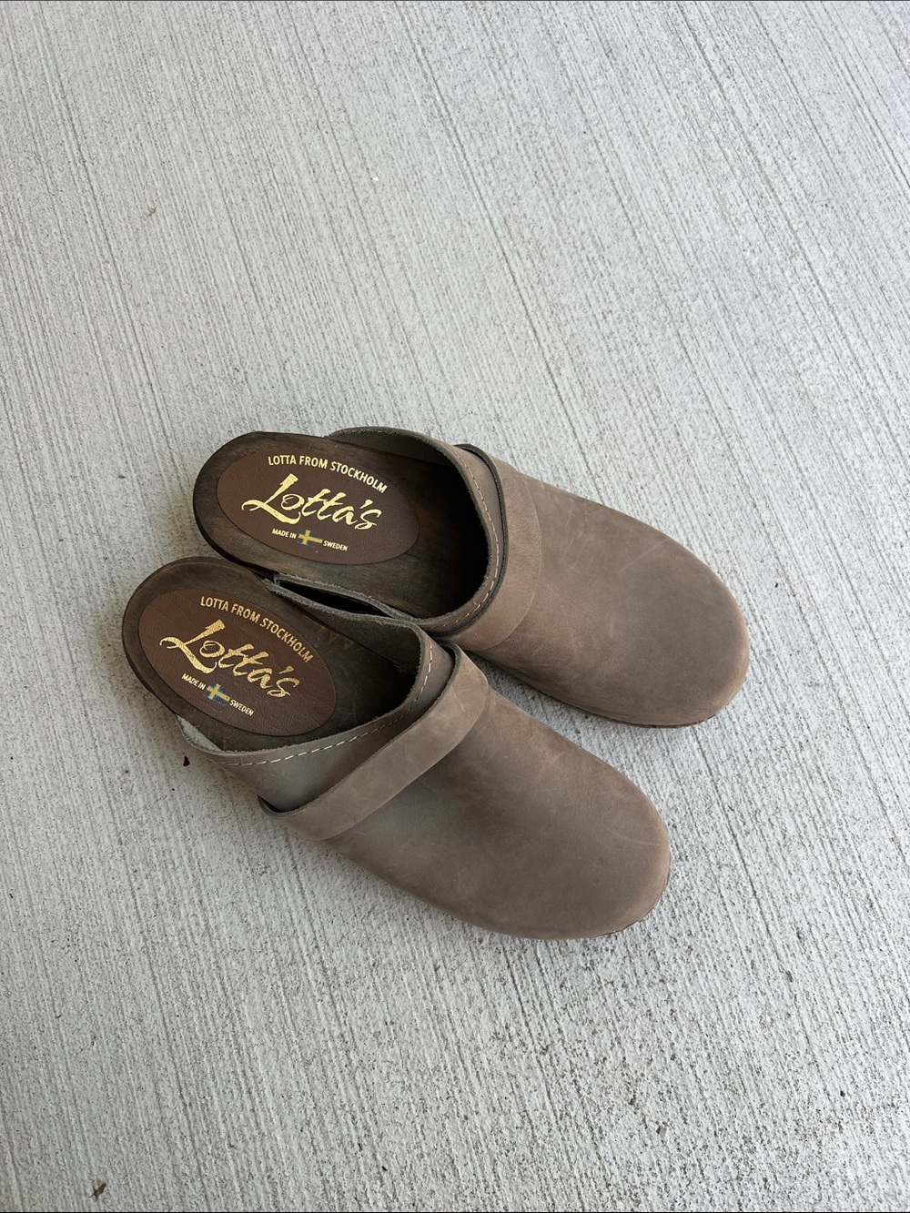 Lotta From Stockholm Women’s Classic Taupe Leather Slip-On Clogs EU 38